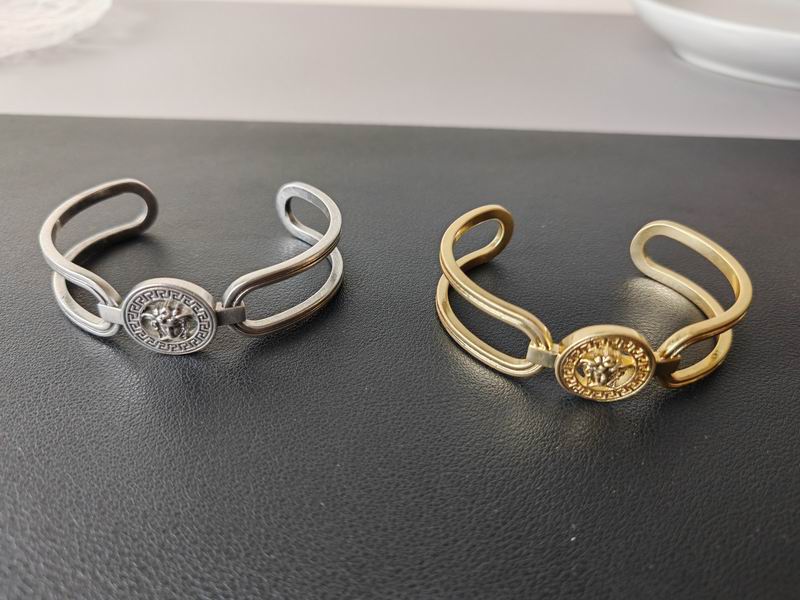 Versace bracelet 05lyx65